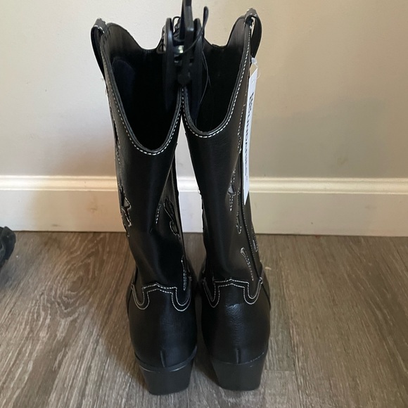 Black Western Embroidered Boots - Picture 11 of 11